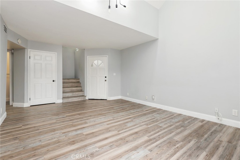 MLS #OC25261860 image #6