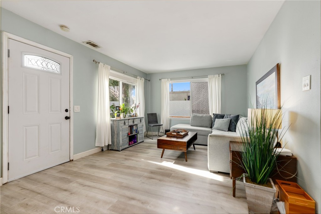 MLS #OC25261882 image #14