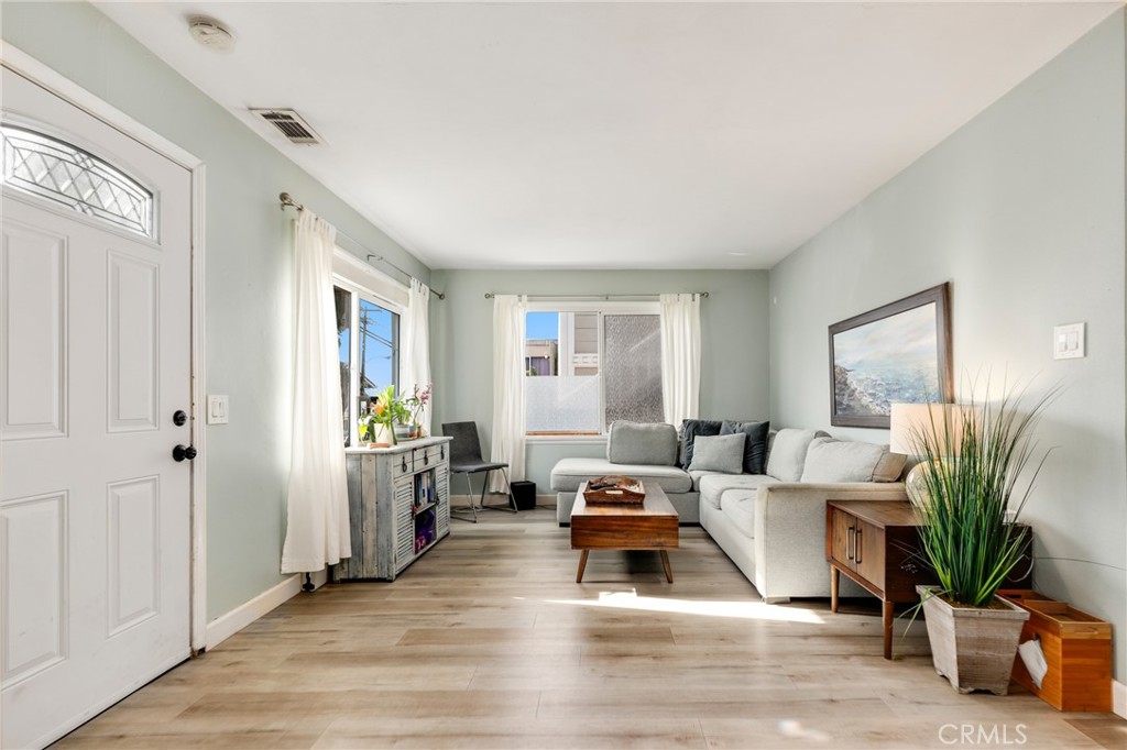 MLS #OC25261882 image #17