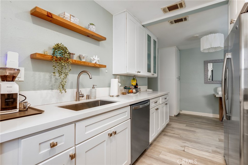 MLS #OC25261882 image #22