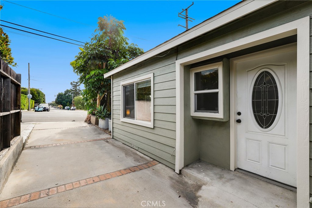 MLS #OC25261882 image #8