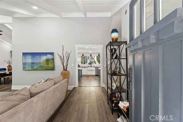 MLS #OC25261899 image #5