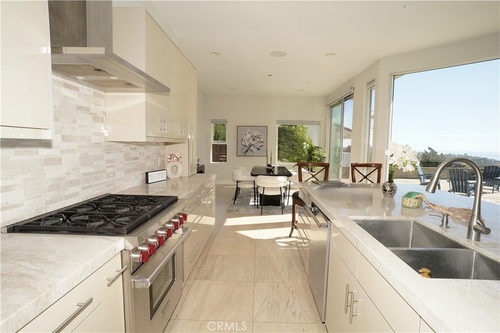 MLS #OC25261921 image #4