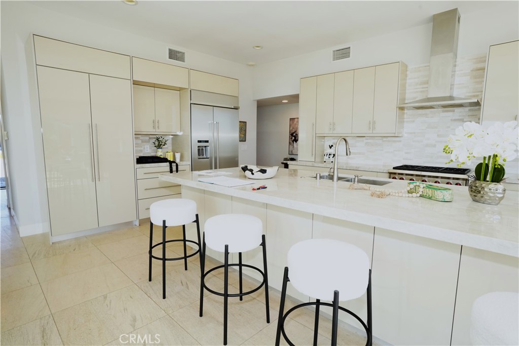 MLS #OC25261921 image #5