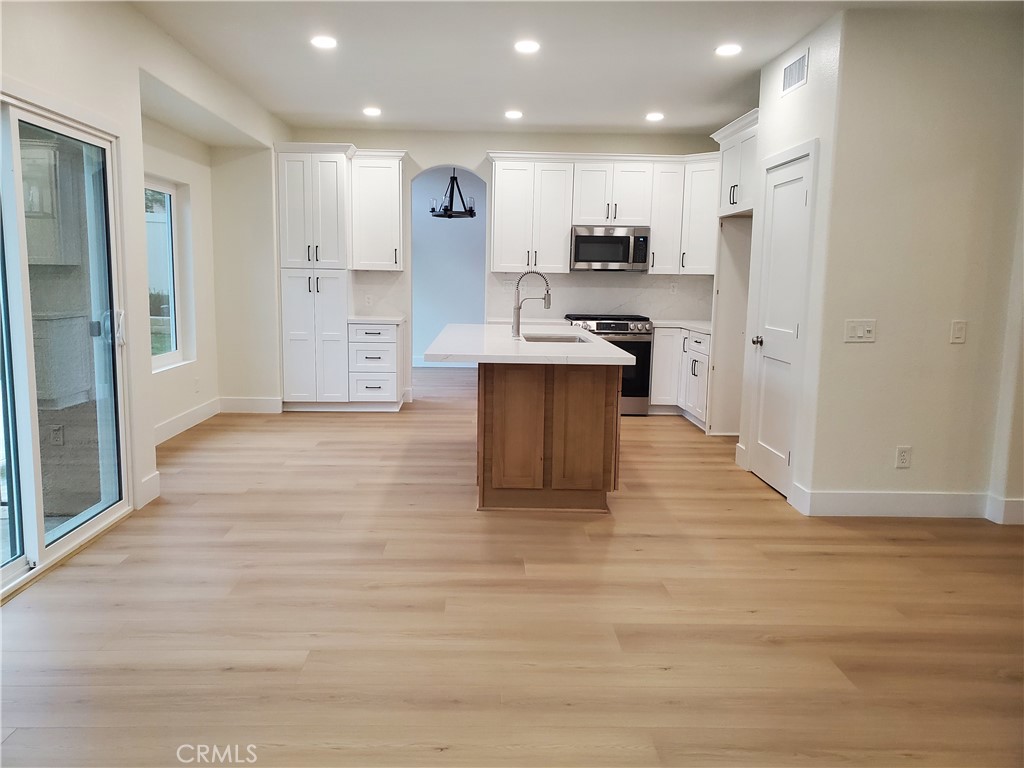 MLS #OC25261942 image #10