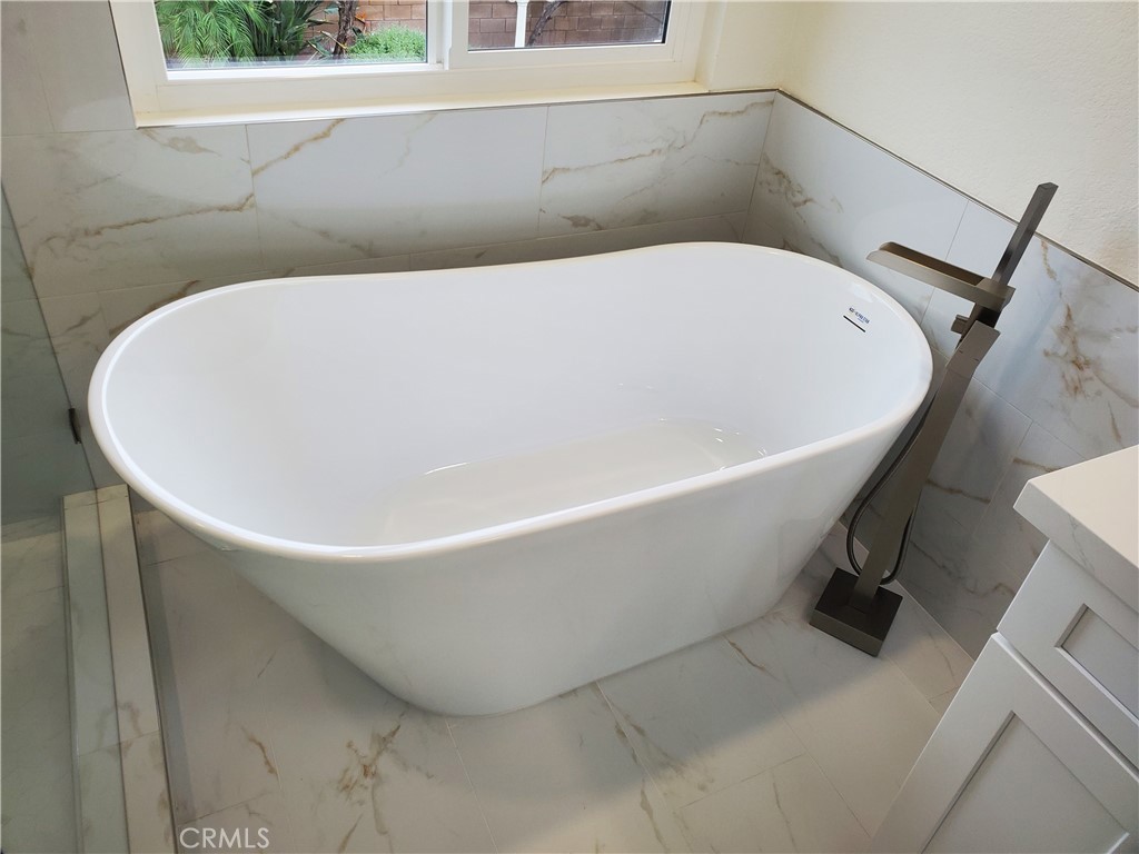 MLS #OC25261942 image #12