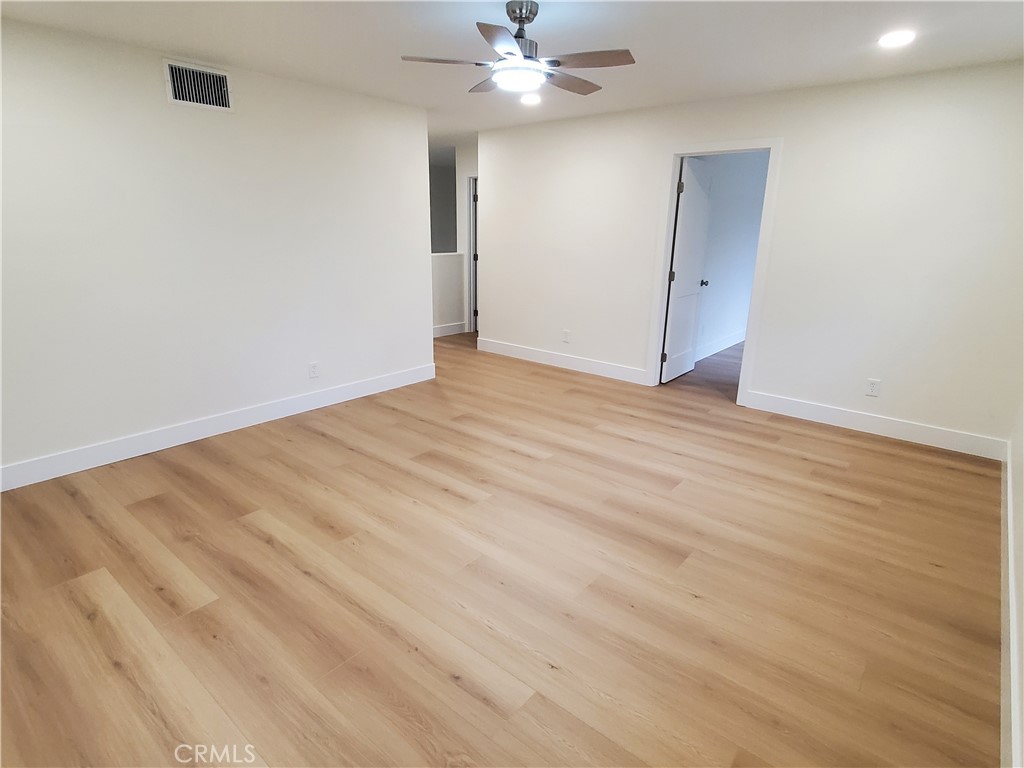 MLS #OC25261942 image #36