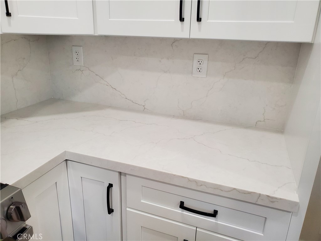 MLS #OC25261942 image #9