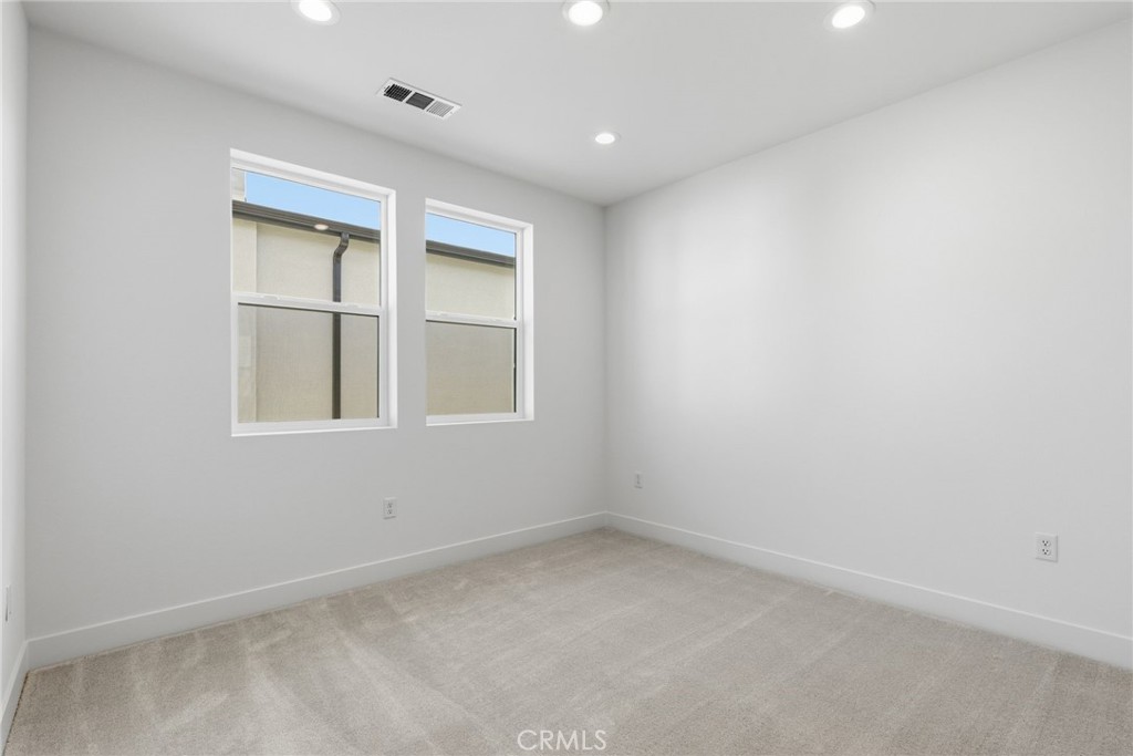 MLS #OC25261991 image #28