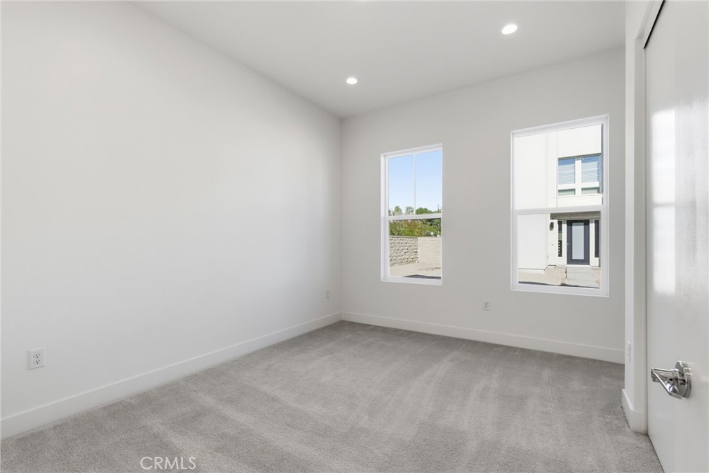 MLS #OC25261991 image #33