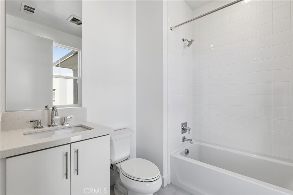 MLS #OC25261991 image #39