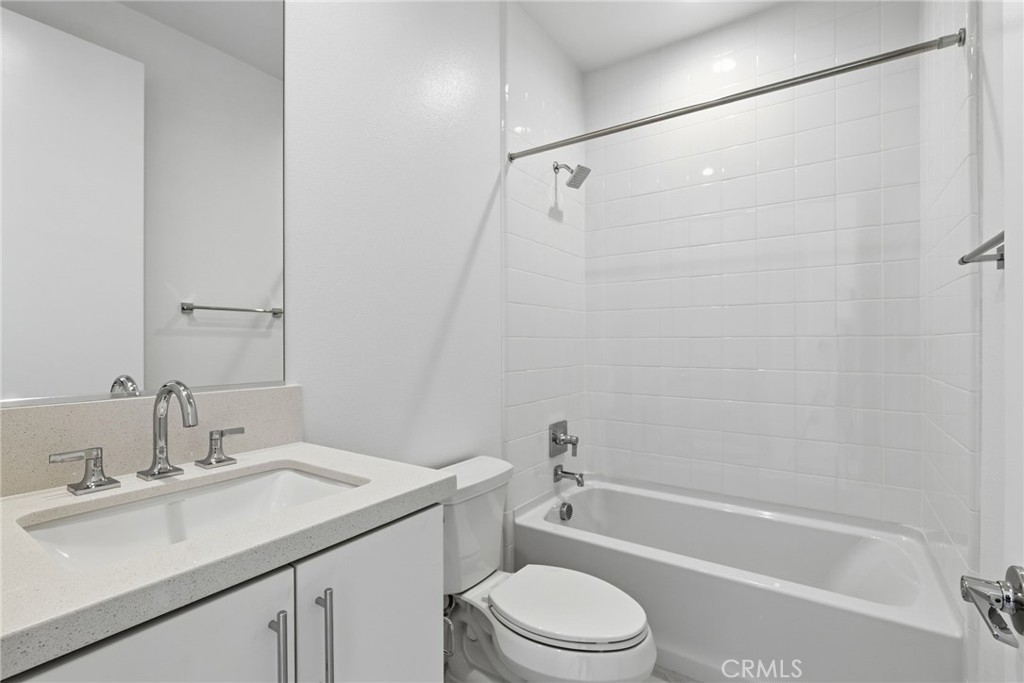 MLS #OC25261991 image #40