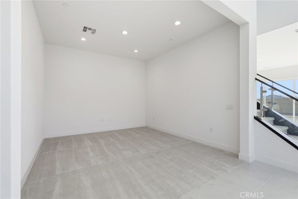 MLS #OC25261991 image #9