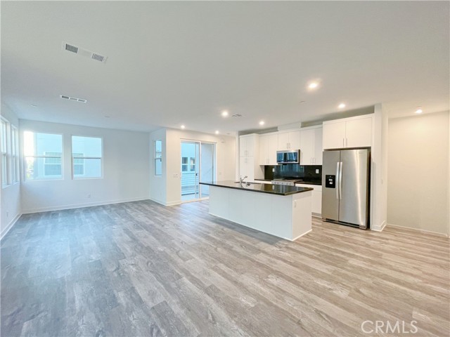 MLS #OC25262065 image #1