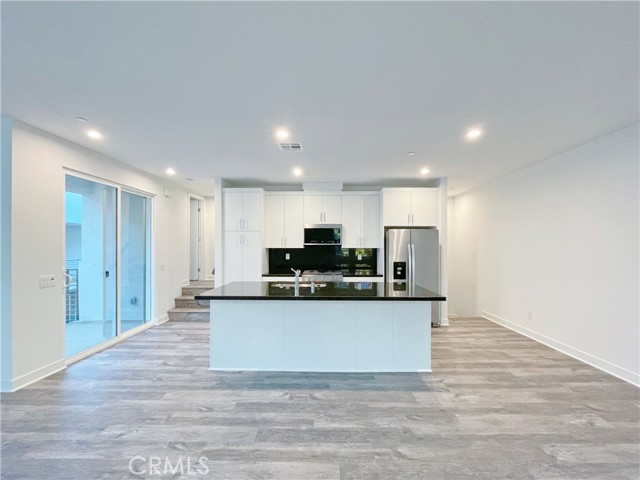 MLS #OC25262065 image #2