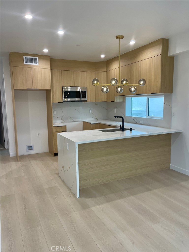 MLS #OC25262066 image #1