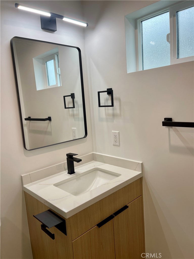 MLS #OC25262066 image #9