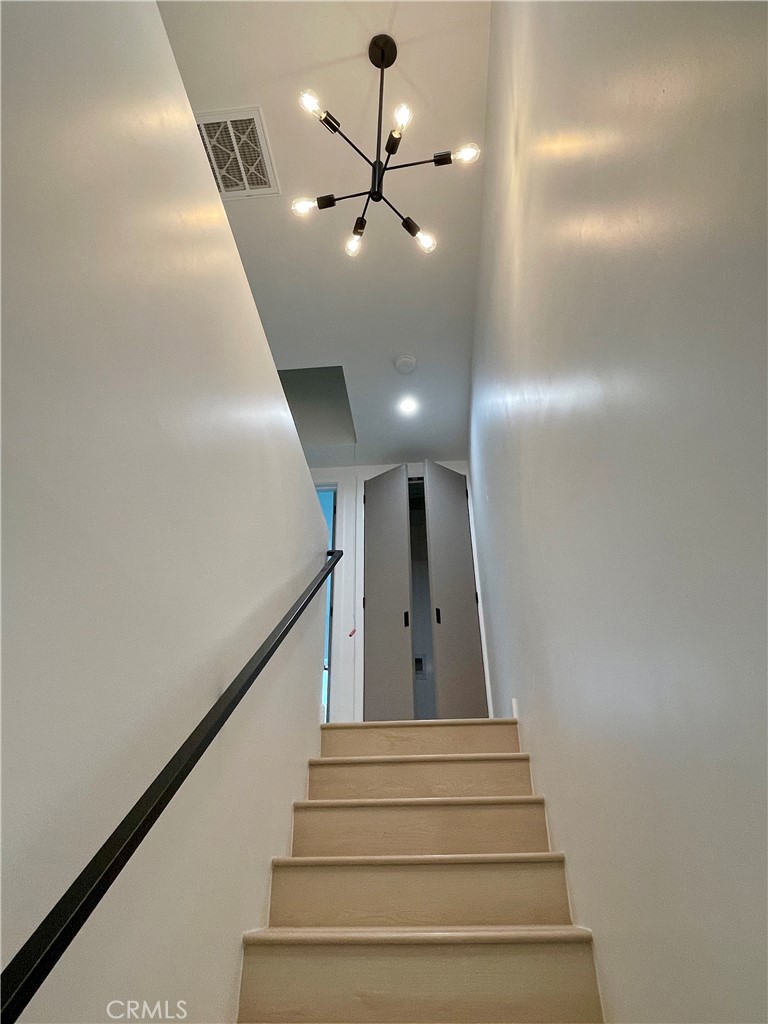 MLS #OC25262073 image #4