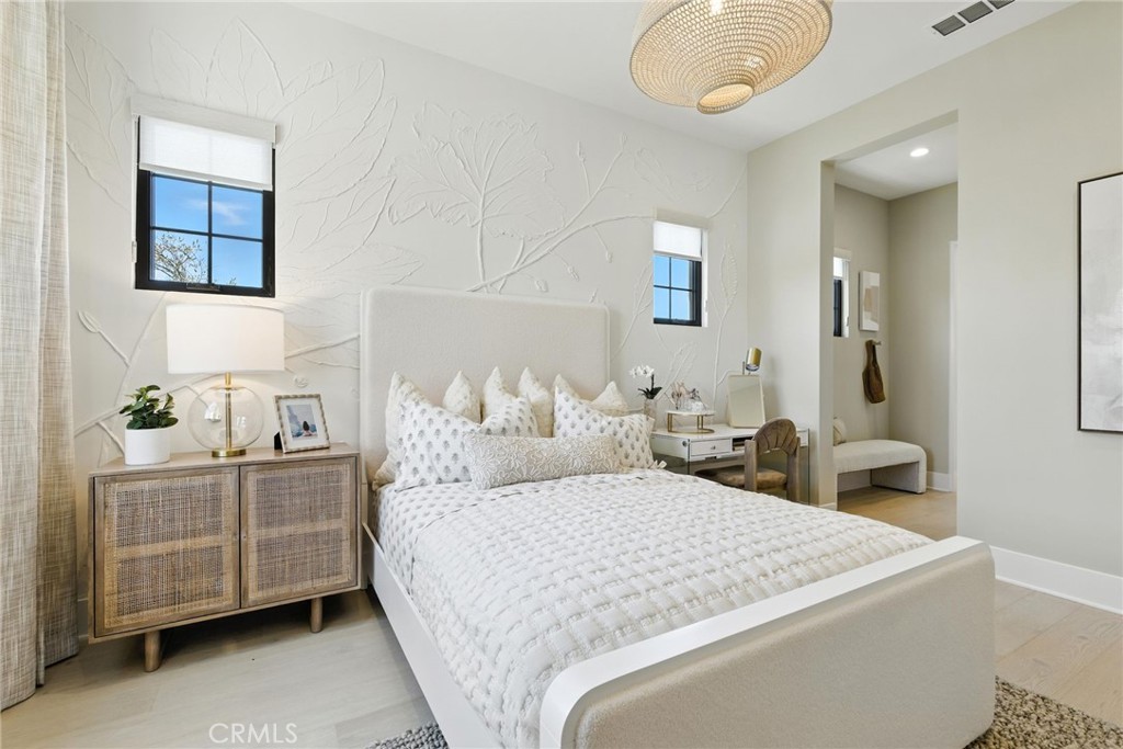 MLS #OC25262123 image #19
