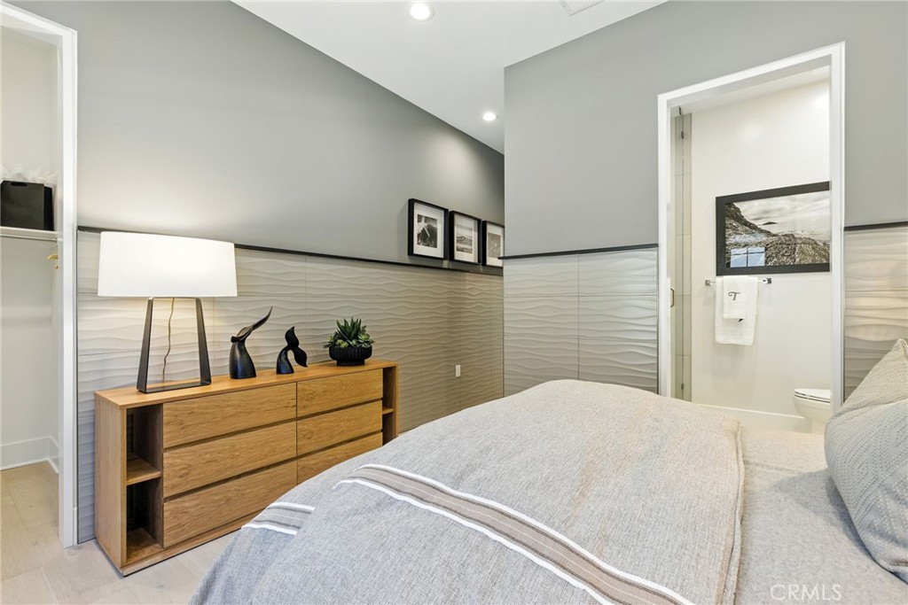 MLS #OC25262123 image #23