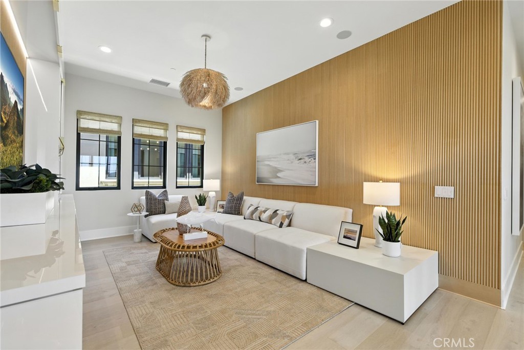 MLS #OC25262123 image #4