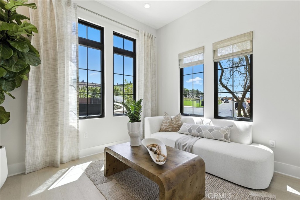 MLS #OC25262123 image #5