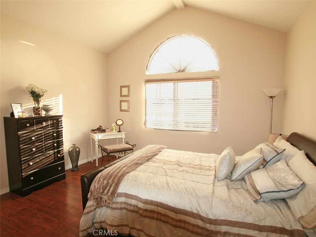 MLS #OC25262125 image #9