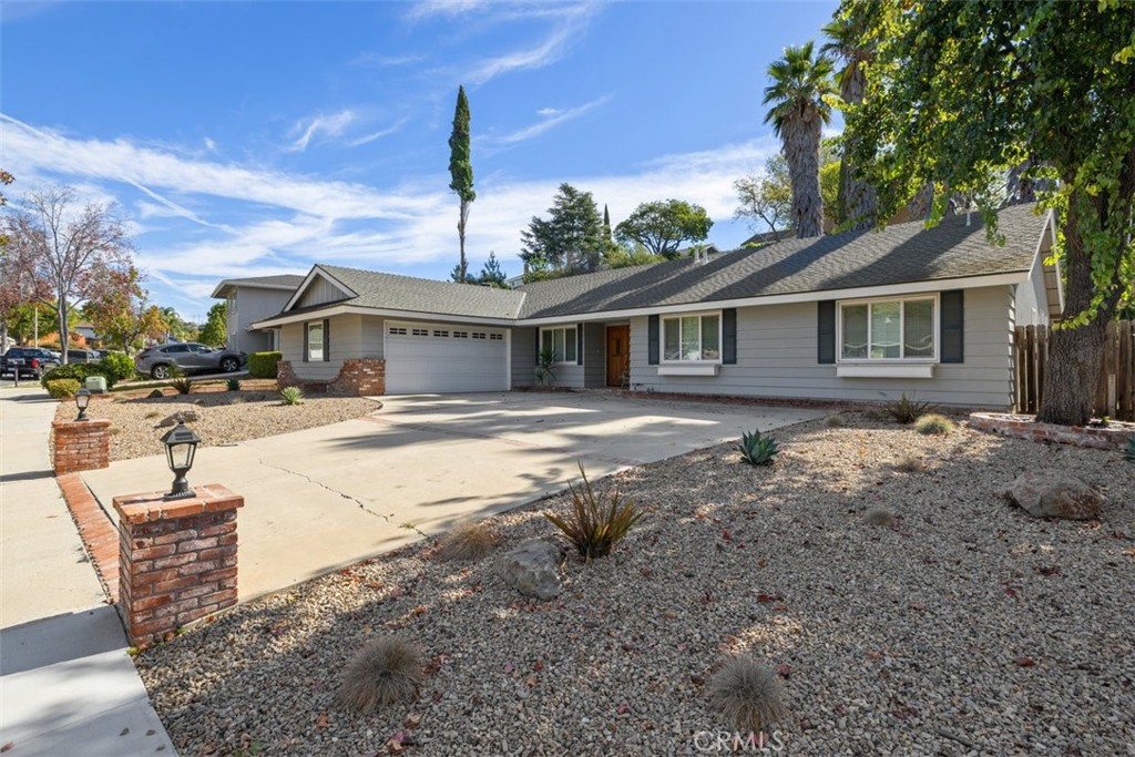 MLS #OC25262131 image #2