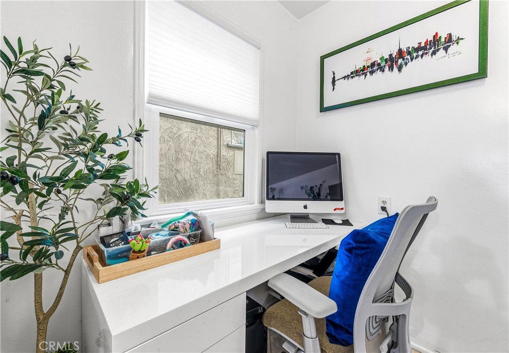 MLS #OC25262144 image #10