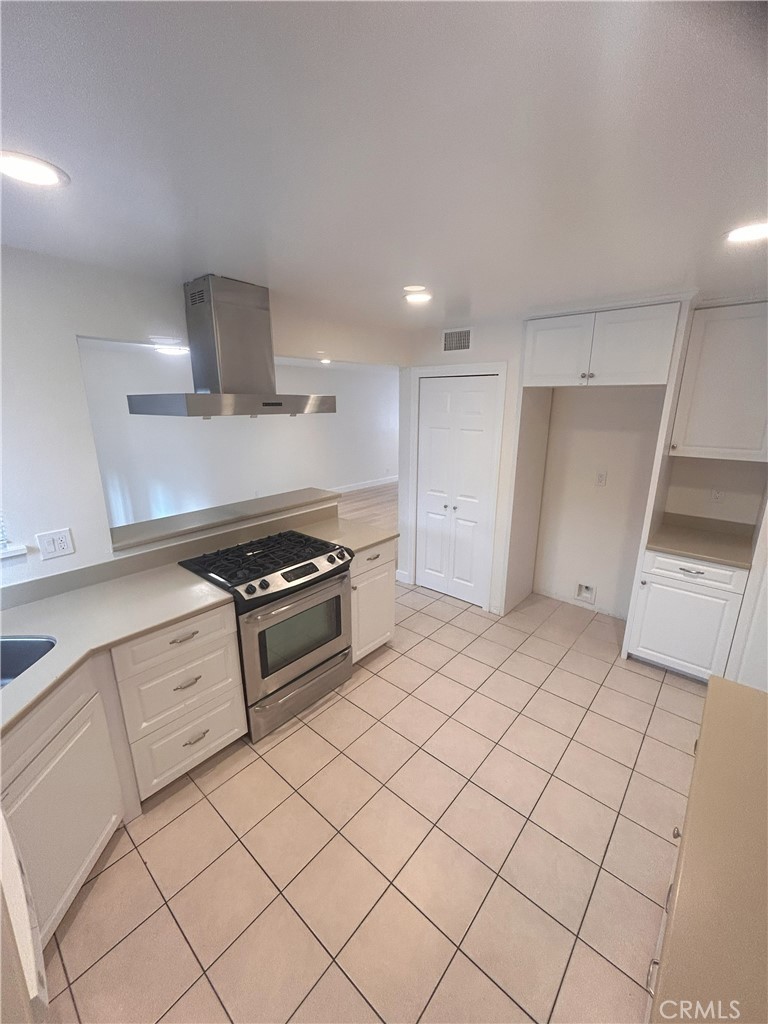 MLS #OC25262154 image #6