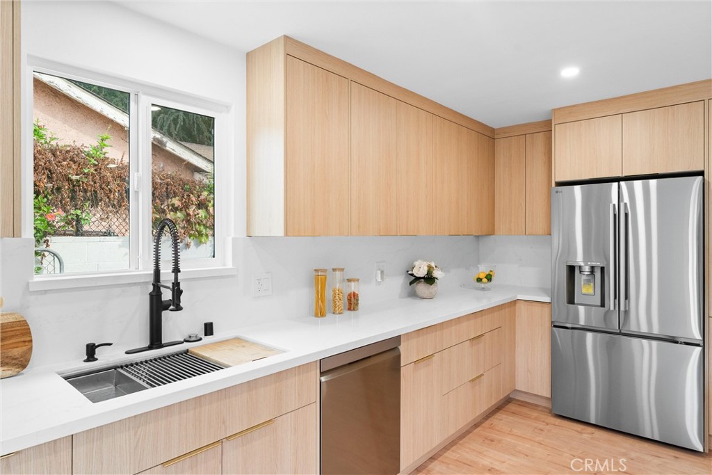 MLS #OC25262195 image #11