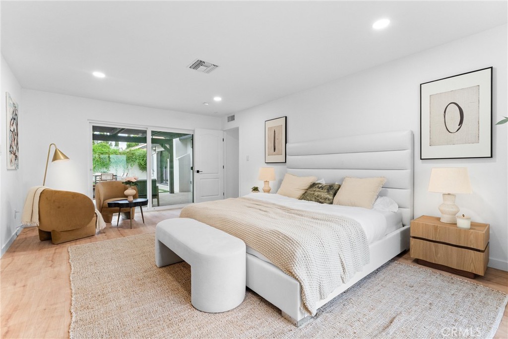 MLS #OC25262195 image #15