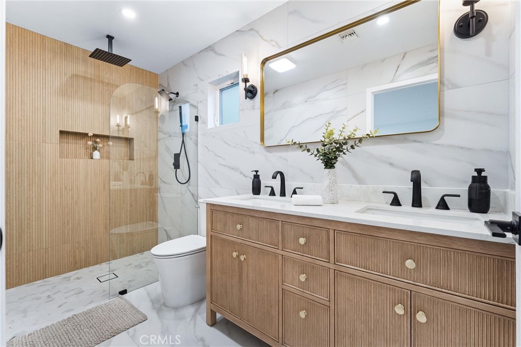 MLS #OC25262195 image #18