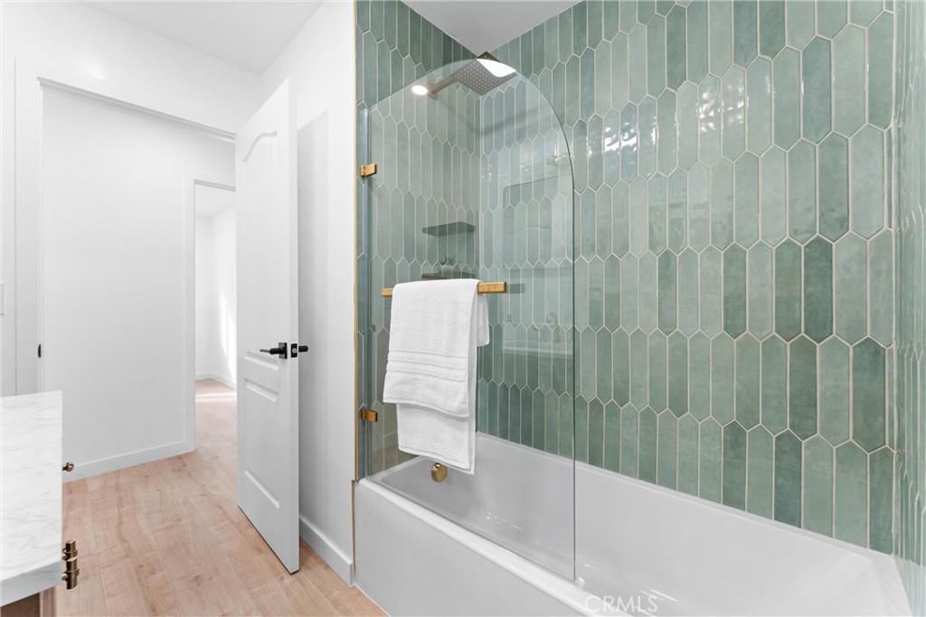 MLS #OC25262195 image #29