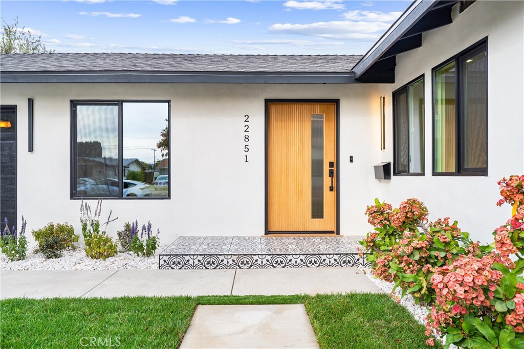 MLS #OC25262195 image #3