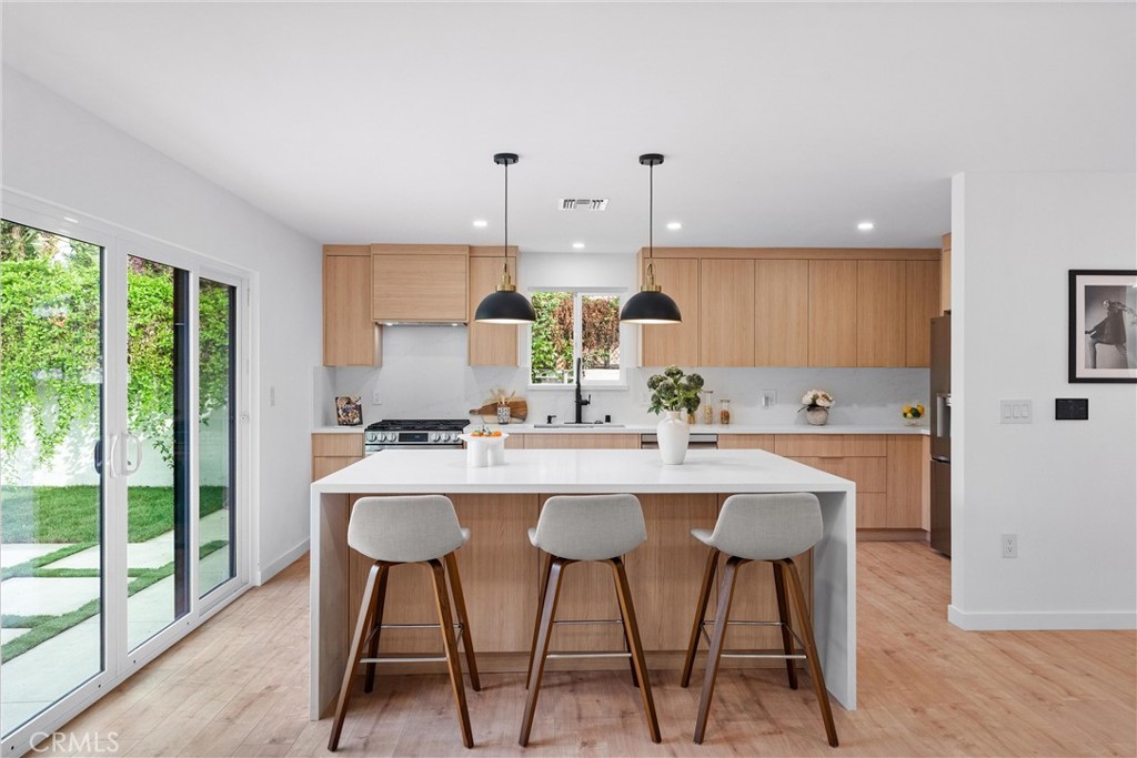 MLS #OC25262195 image #9