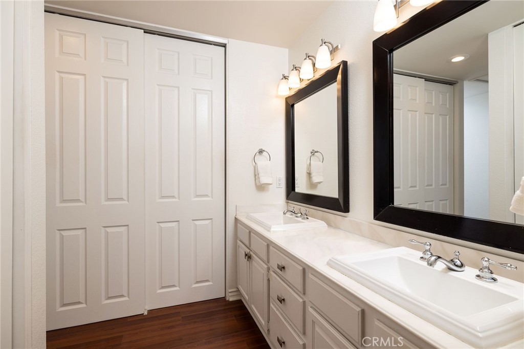 MLS #OC25262214 image #15