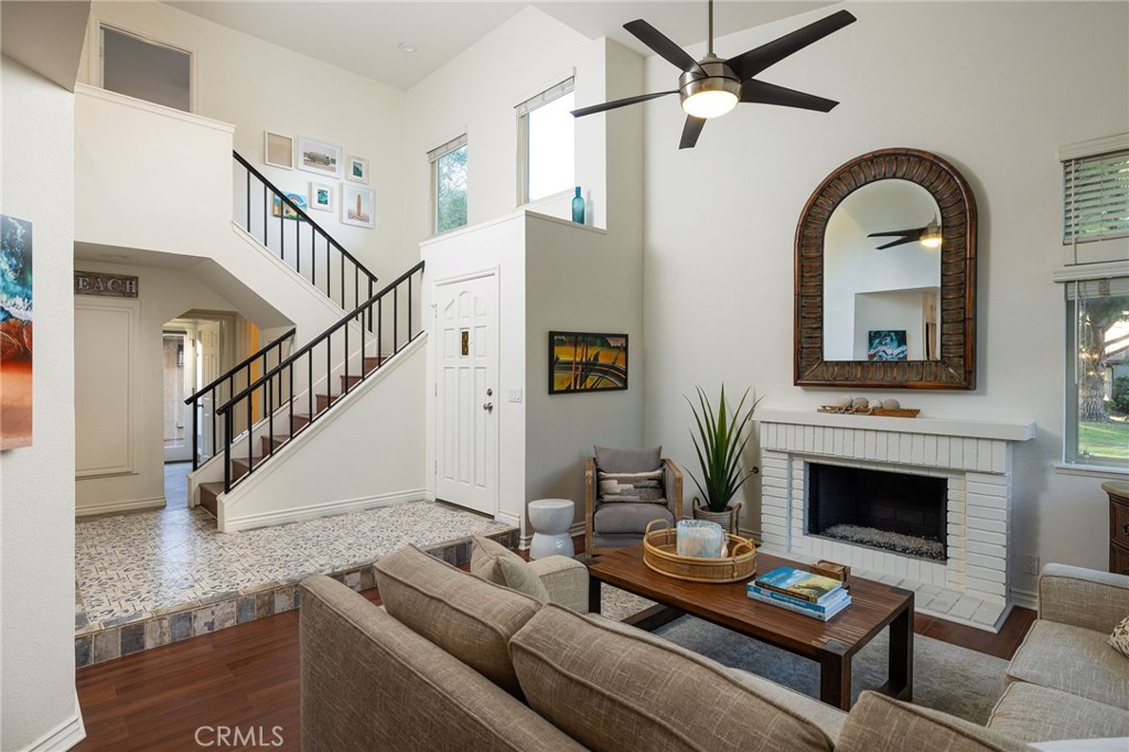 MLS #OC25262214 image #4