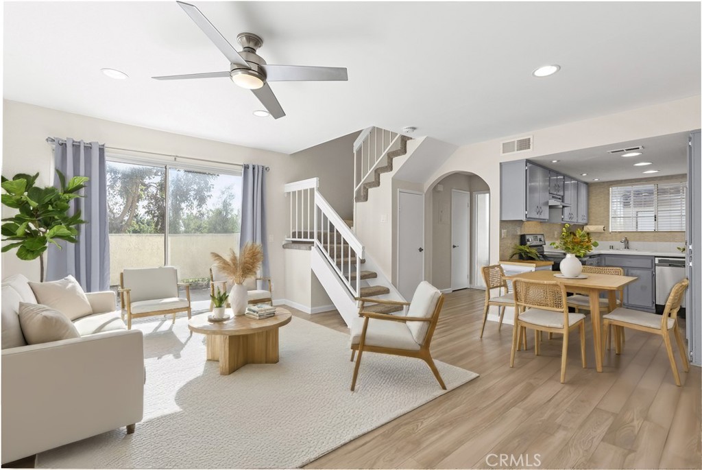 MLS #OC25262228 image #1