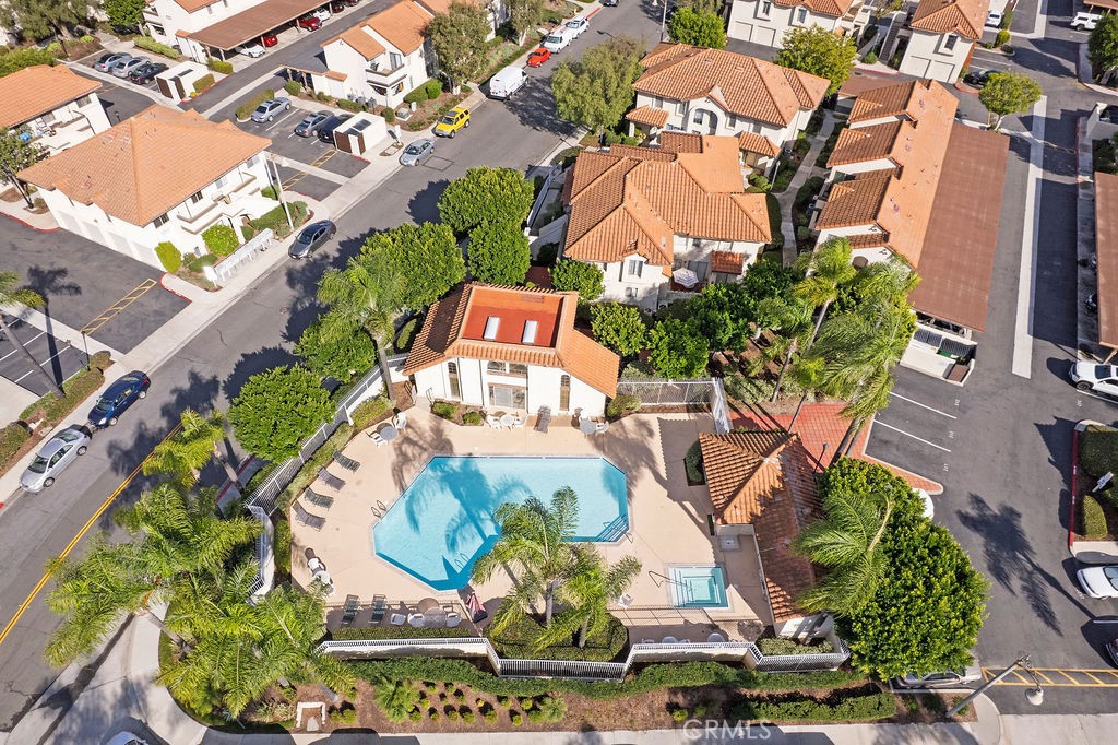 MLS #OC25262228 image #17