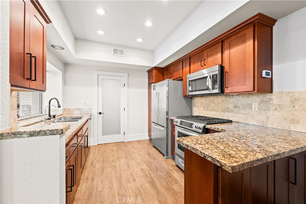 MLS #OC25262238 image #16