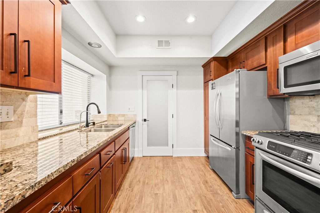 MLS #OC25262238 image #17