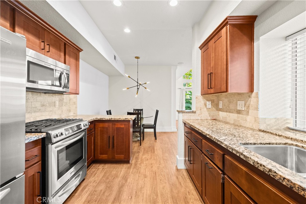 MLS #OC25262238 image #18