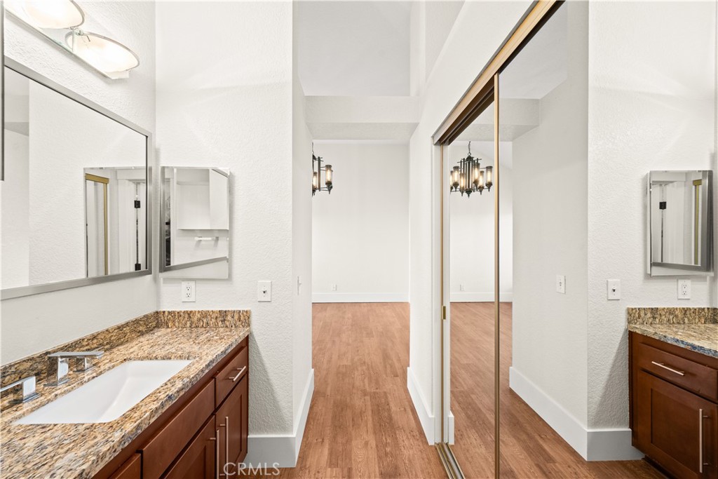 MLS #OC25262238 image #37