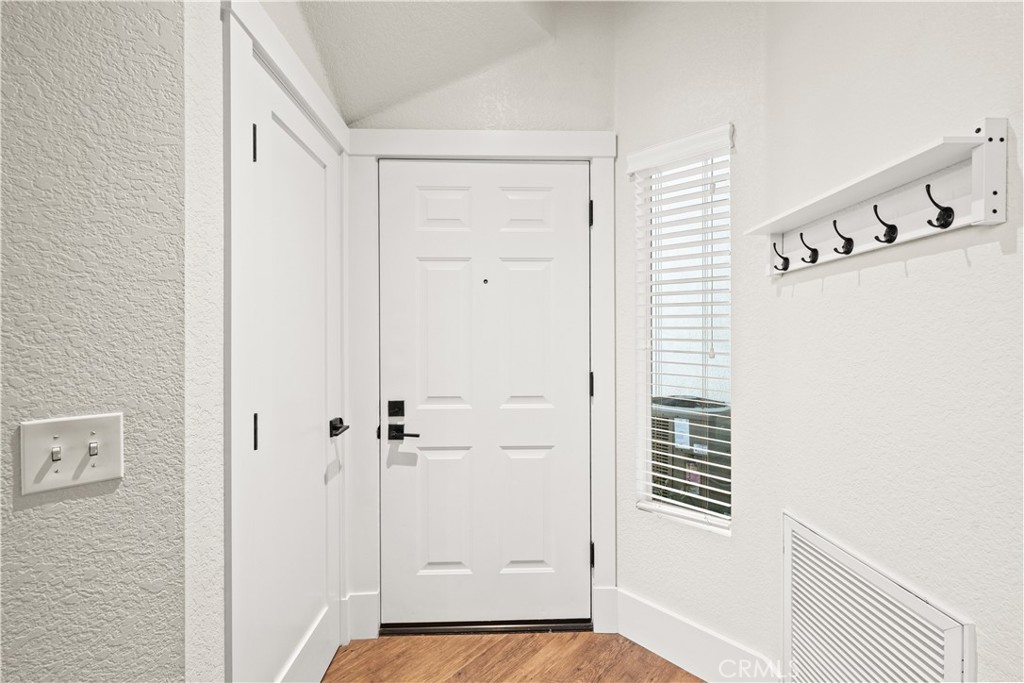 MLS #OC25262238 image #8