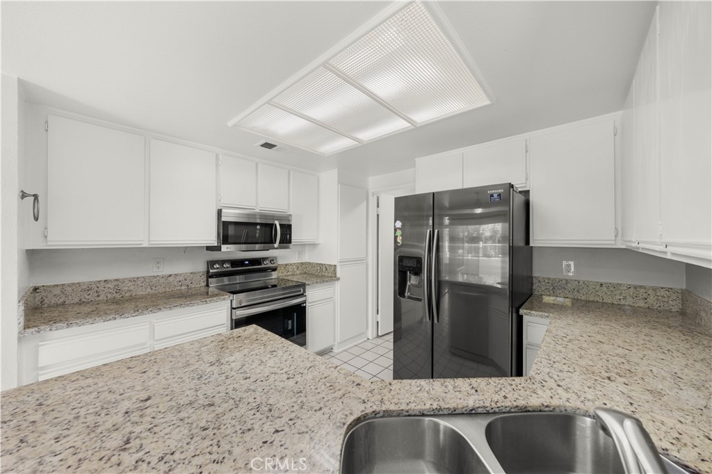 MLS #OC25262283 image #10