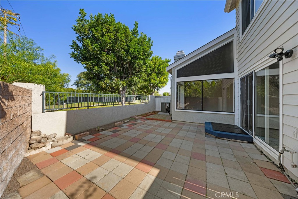 MLS #OC25262283 image #27