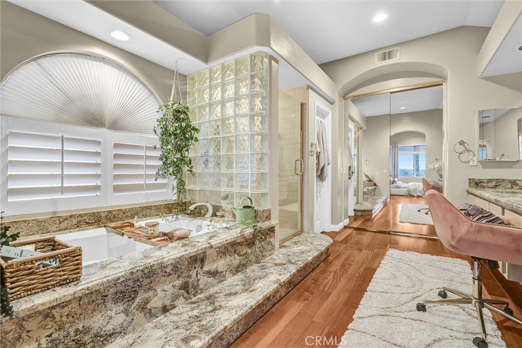 MLS #OC25262286 image #10