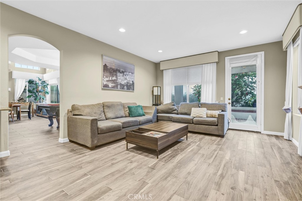 MLS #OC25262286 image #2