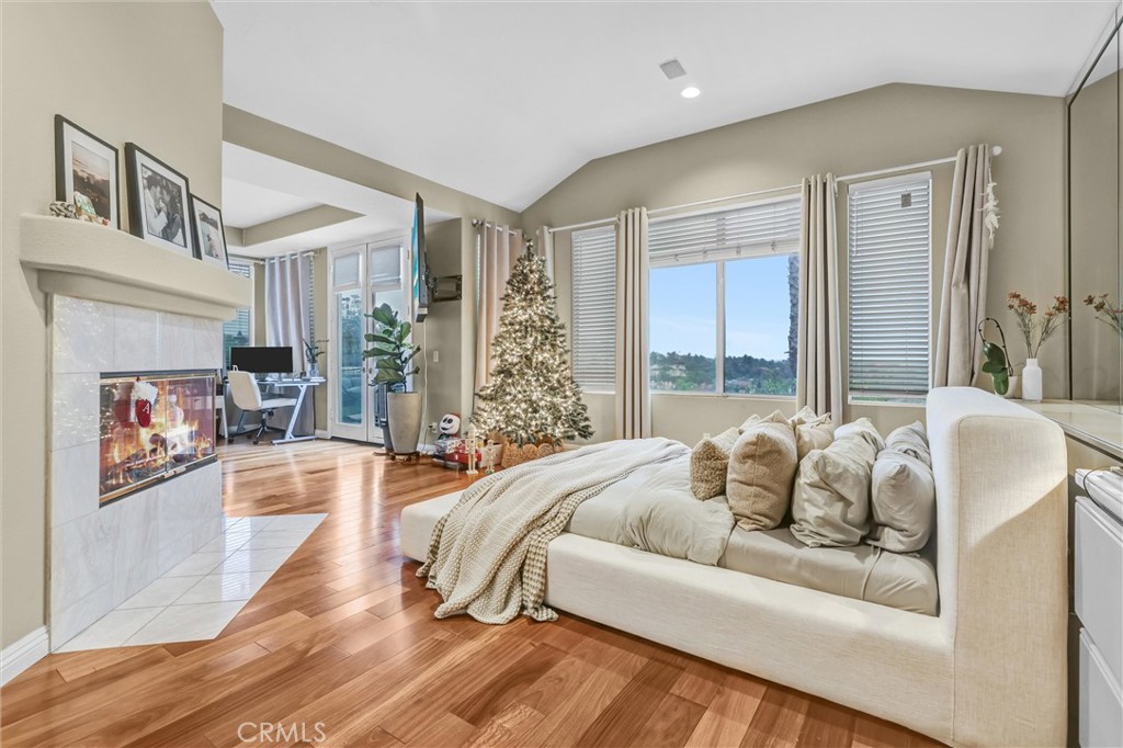 MLS #OC25262286 image #4